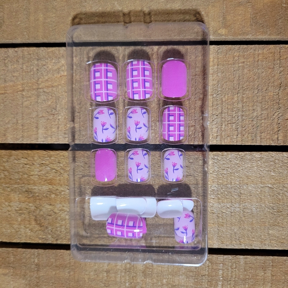 Boutique Press On Nails